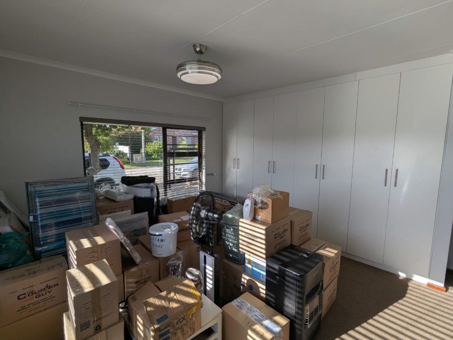 5 Bedroom Property for Sale in Fraaiuitsig Western Cape